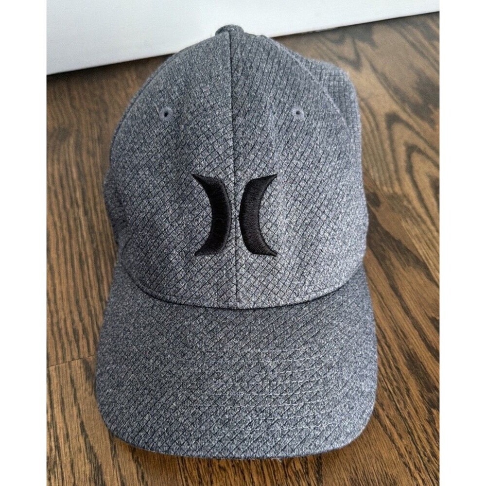 Hurley Flexfit Yupoong Structured Six-Panel Fitted Hat Gray S-M